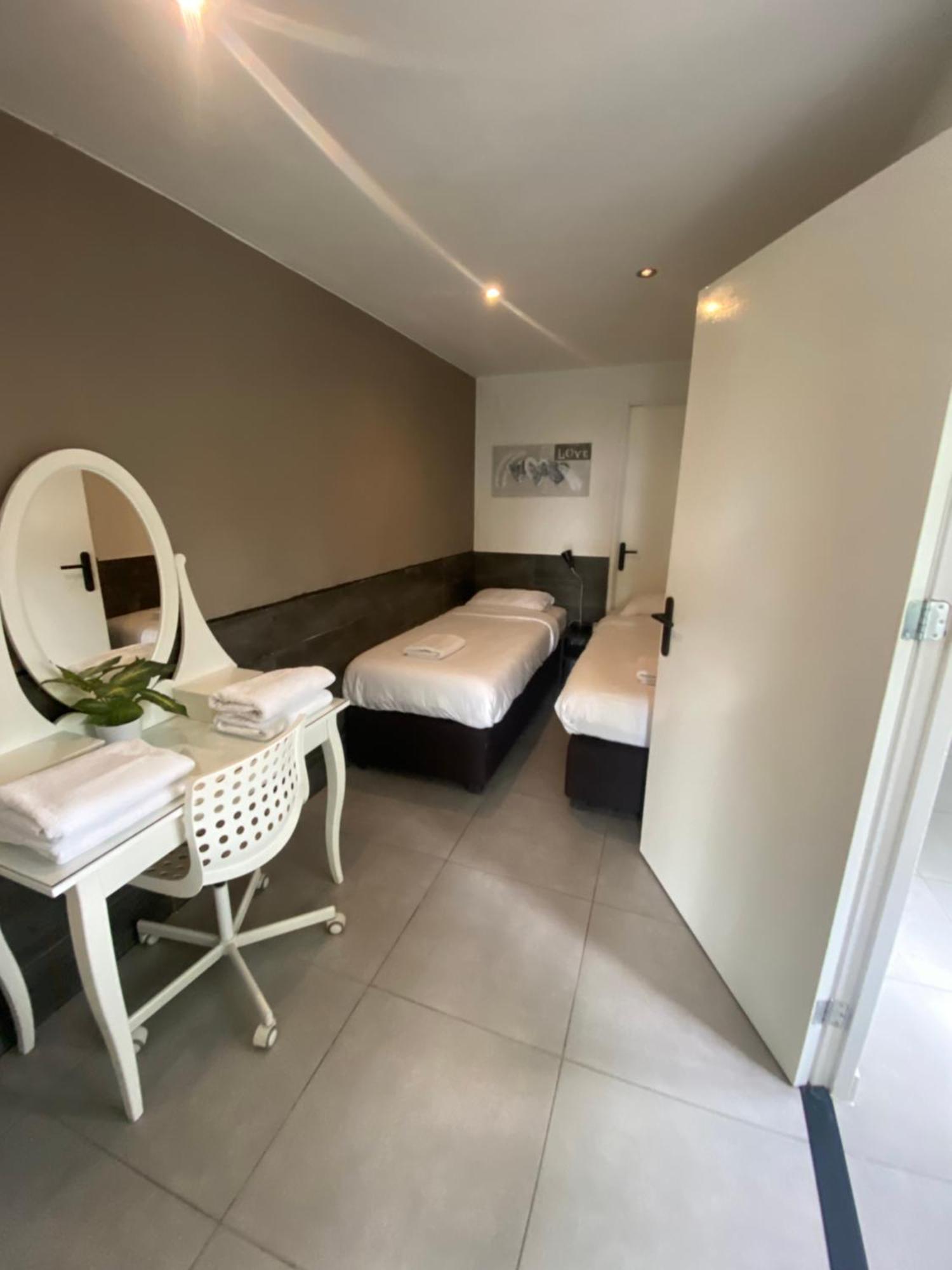 Bungalow Haarlem Amsterdam With Jacuzzi Vijfhuizen Exterior foto